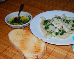 Chocos-a-la-planca-con-salsa-verde