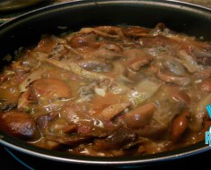 Niscalos-y-setas-al-brandy-receta