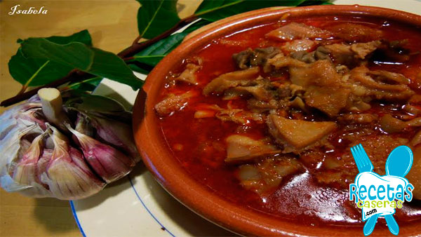 Menudo de ternera y manitas de cerdo