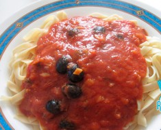 Cintas-a-la-putanesca-recetas-de-pasta